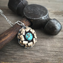 Load image into Gallery viewer, Golden Turquoise Bloom Necklace