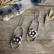 Load image into Gallery viewer, Twin Blooms Earrings